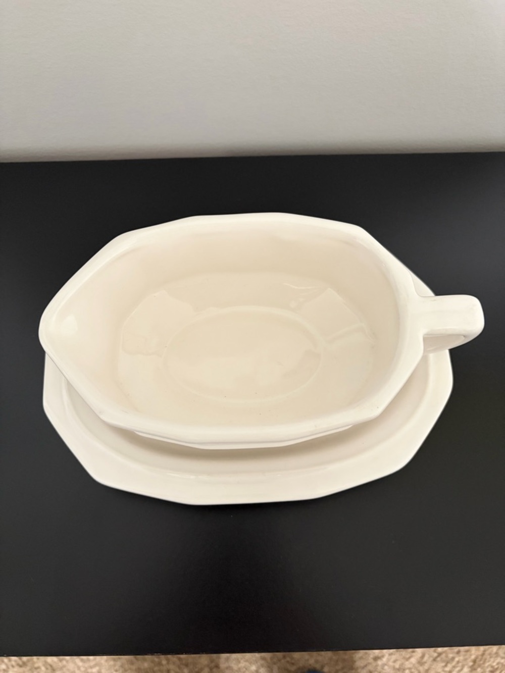 Pfaltzgraff Gravy Boat with Plate Heritage Pattern. - Picture 3 of 10